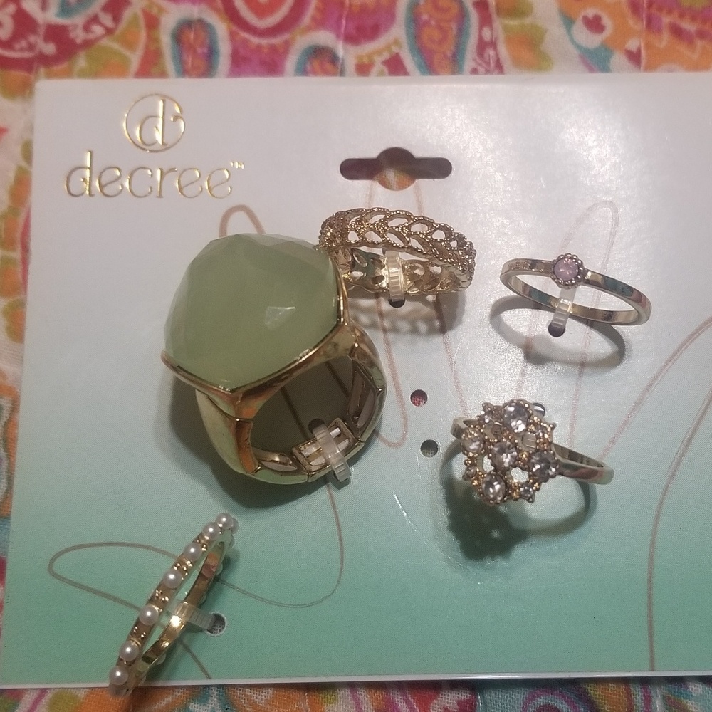 Decree 5 goldtone rings